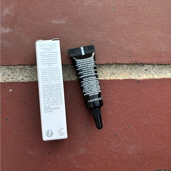 Giorgio Armani Crema Nera Eye Cream - Black - Picture 2 of 2